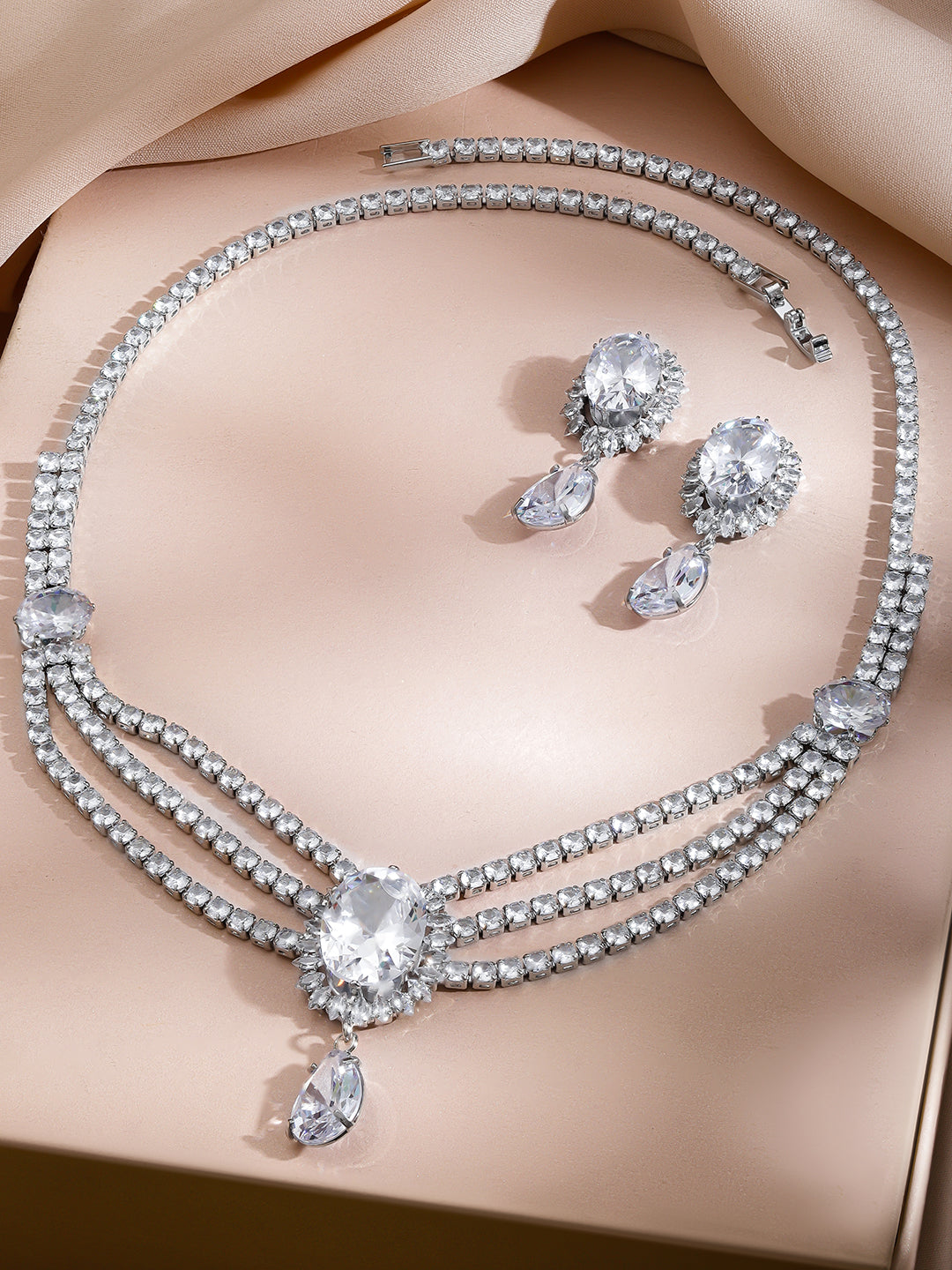 Multi Layer Crystal Studded Necklace Set フリーサイズ