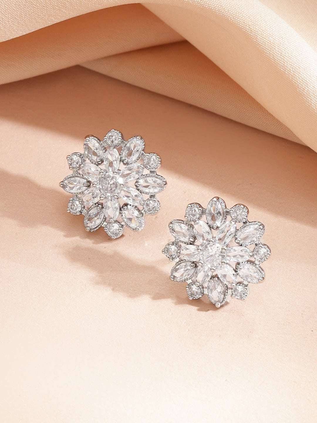 【Rubans】 Layered American Diamond Zirconia Flower Studded Necklace Set｜レイヤード アメリカンダイヤモンド ジルコニア フラワー ネックレスセット