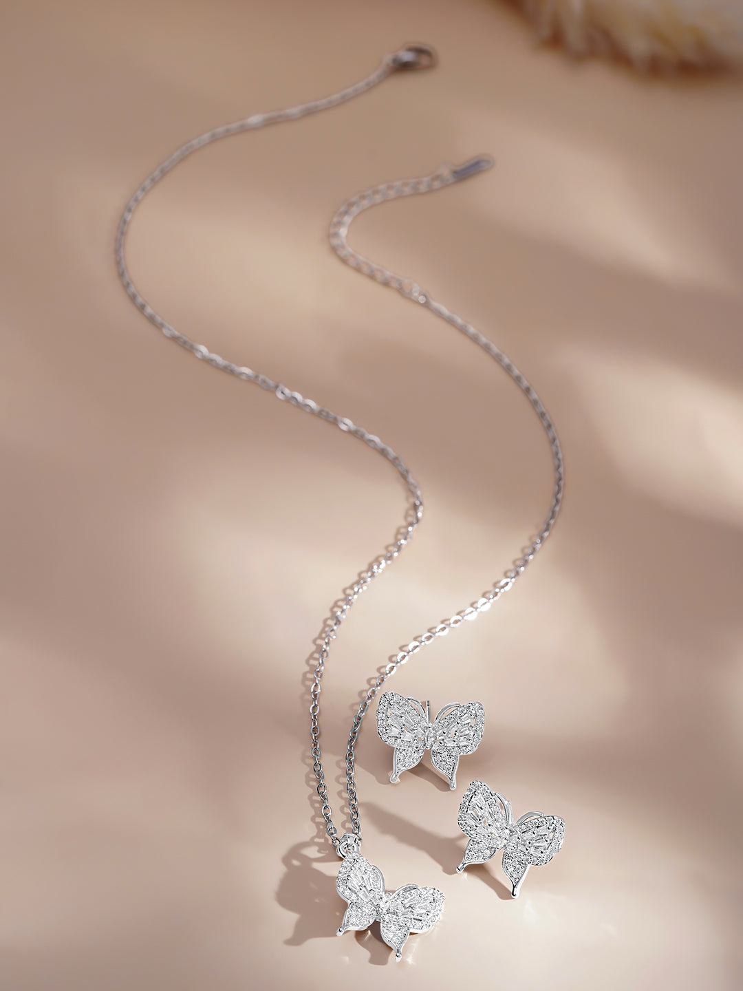 Silver American Diamond Zirconia Butterfly Pendant Necklace Set フリーサイズ
