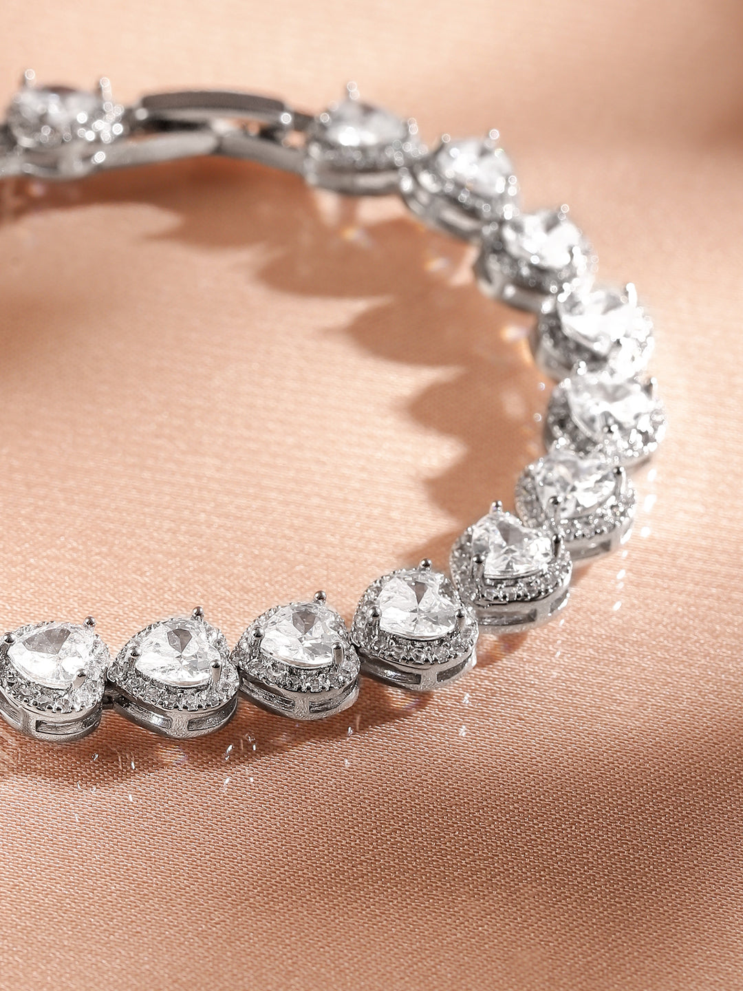 Heart-Shaped Halo Tennis Bracelet SIlver