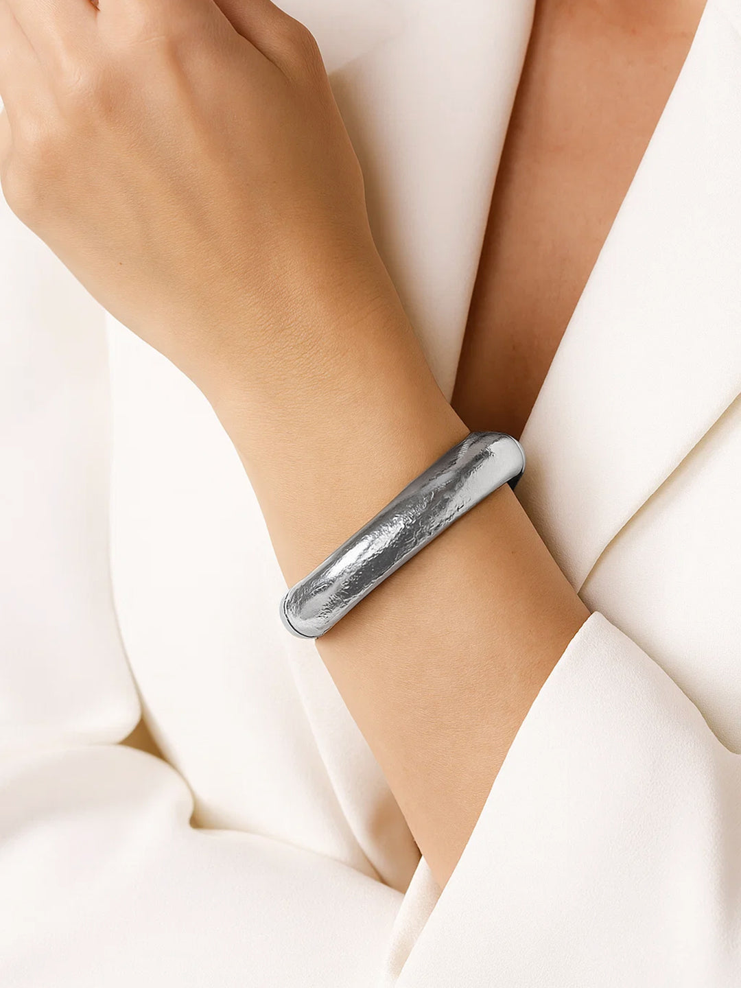 Silver Toned Solid Bracelet フリーサイズ
