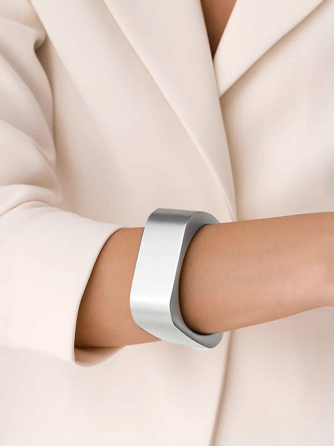 White Geometric Statement Modern Minimalist Bracelet フリーサイズ