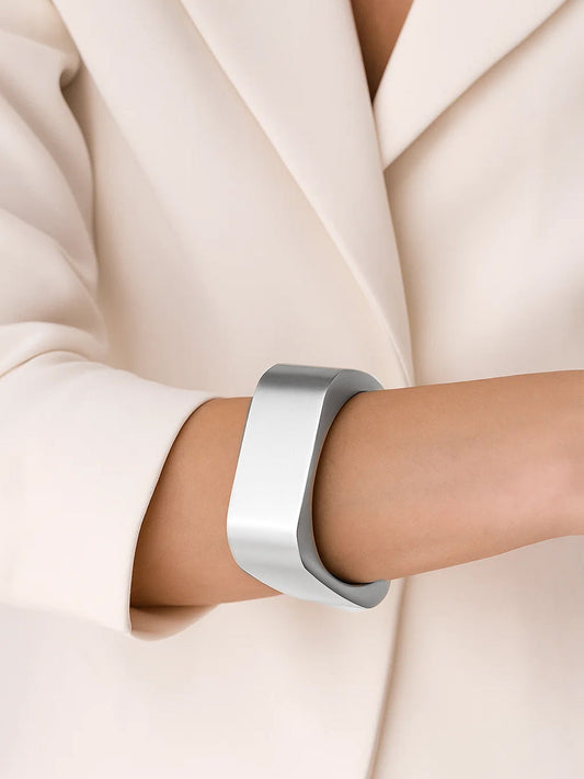 White Geometric Statement Modern Minimalist Bracelet フリーサイズ