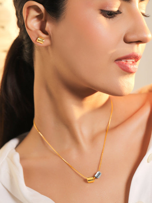 Gold Toned Pendant Necklace Set フリーサイズ