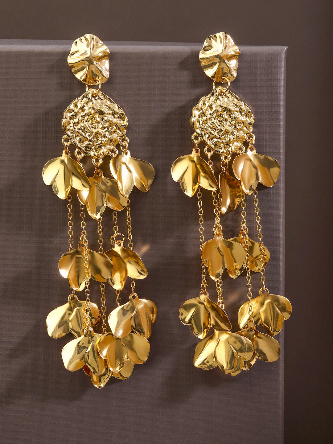 Sculpted Petals Gold Statement Dangler Earrings フリーサイズ