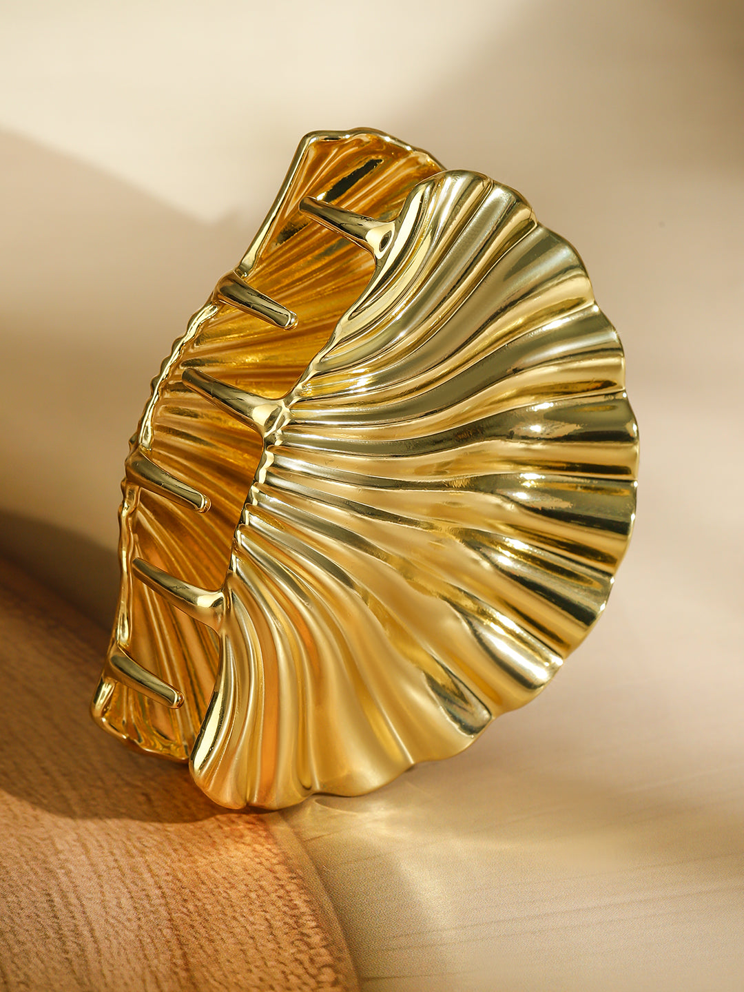 【Rubans】 Shell Motif Gold Hair Claw Clip｜シェルモチーフ ゴールド ヘアクロークリップ