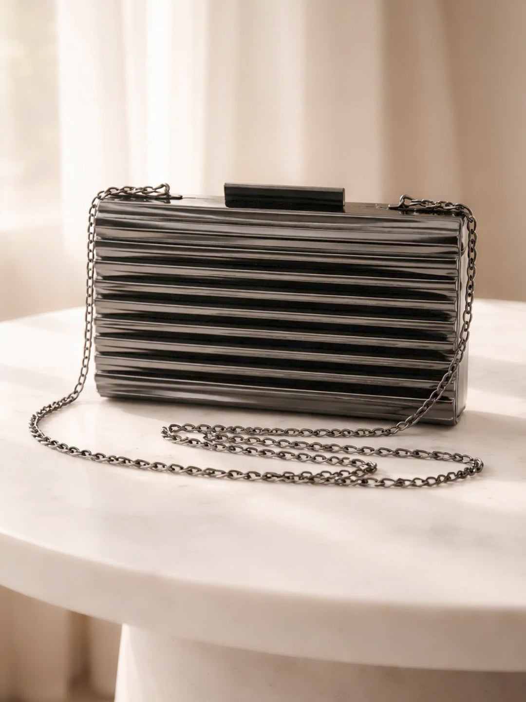 Midnight Gloss Ribbed Statement Clutch Bag フリーサイズ