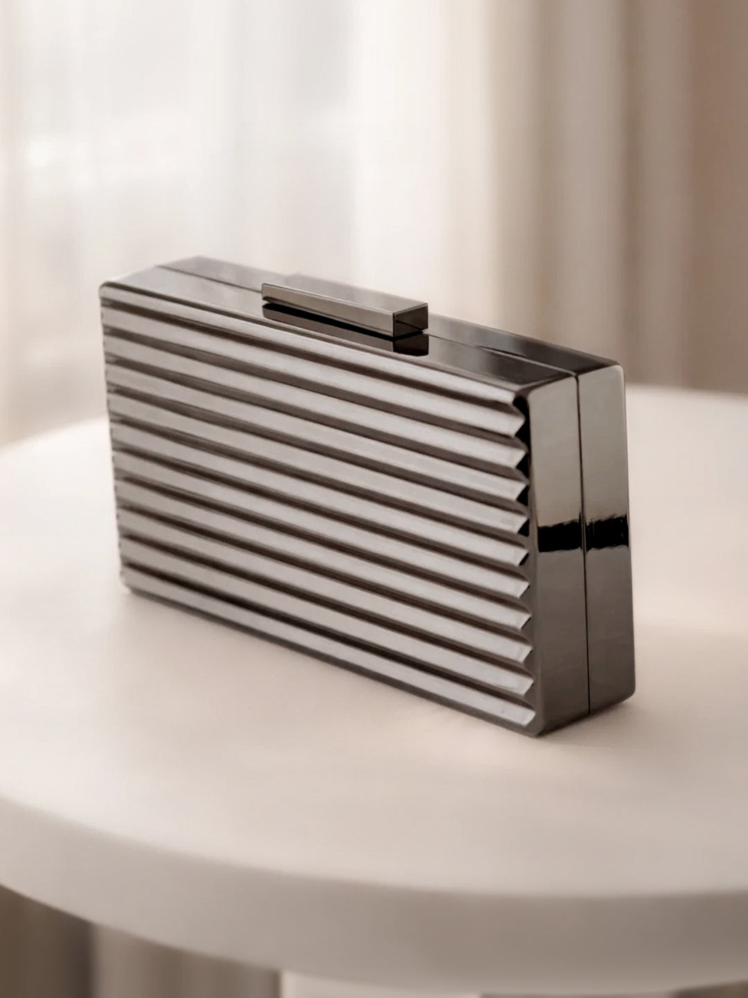 Midnight Gloss Ribbed Statement Clutch Bag フリーサイズ
