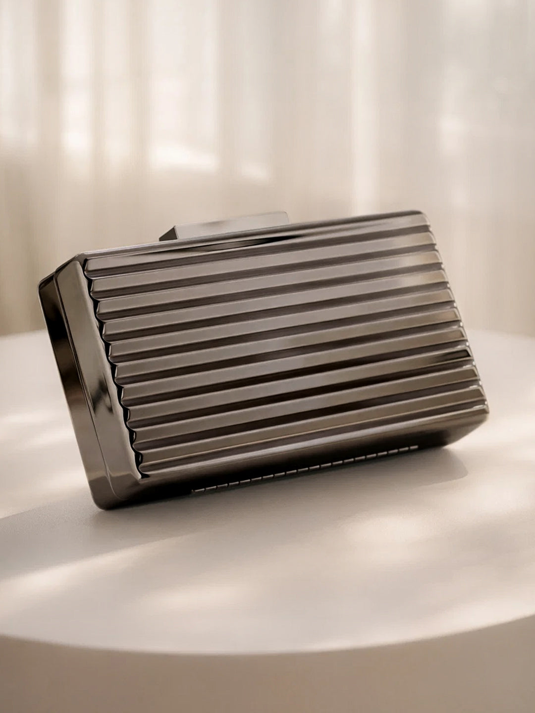 Midnight Gloss Ribbed Statement Clutch Bag フリーサイズ