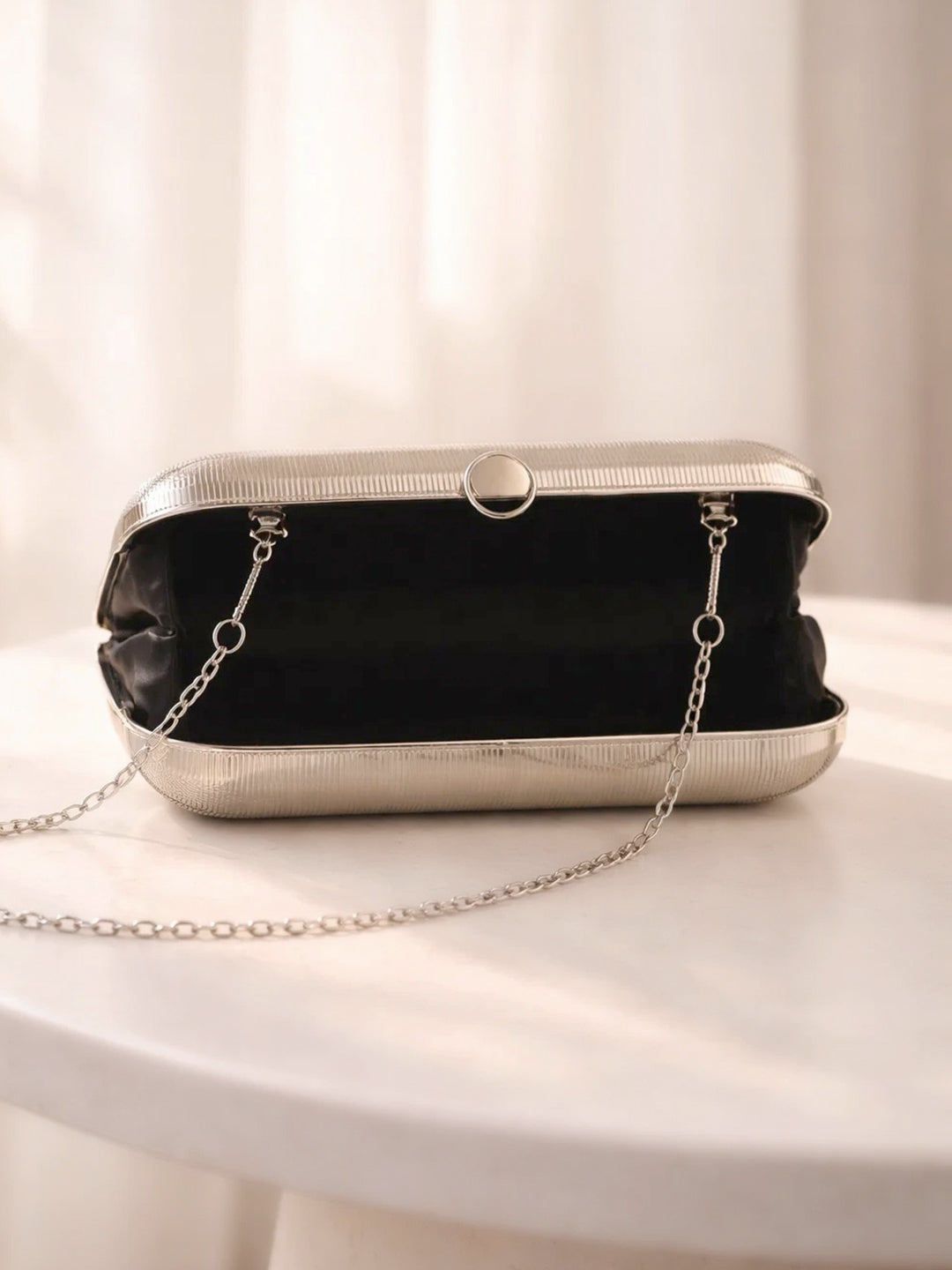 Silver Ribbed Metallic Texture Box Clutch フリーサイズ