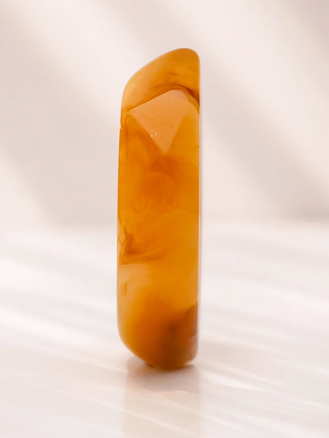 Western Statement Honey Glow Resin Bangle Bracelet フリーサイズ