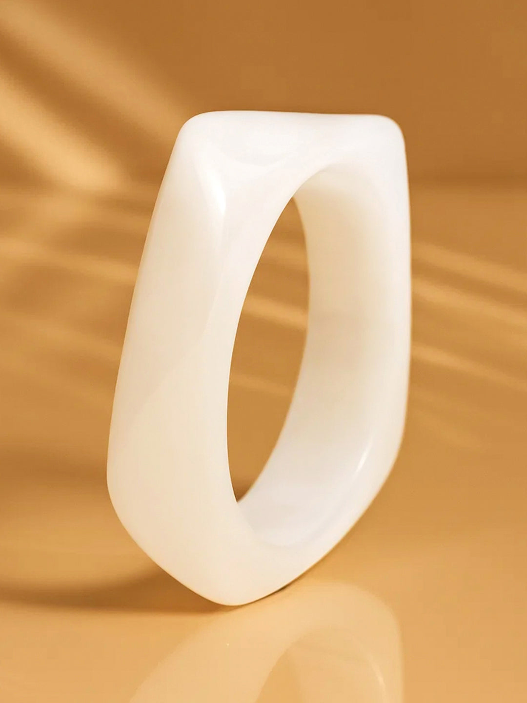 Western Statement Ivory Resin Glow Bangle Bracelet フリーサイズ