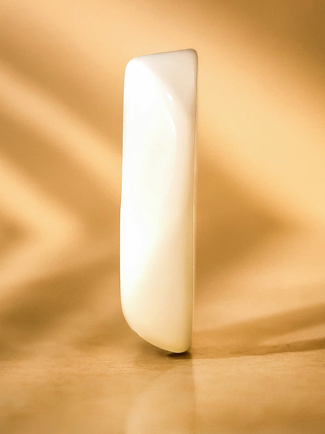Western Statement Ivory Resin Glow Bangle Bracelet フリーサイズ