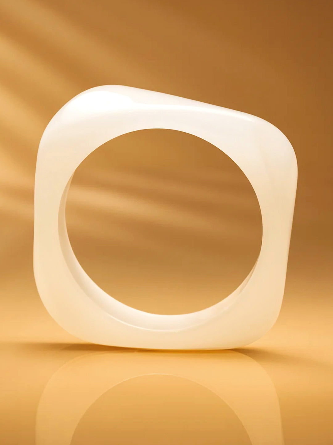 Western Statement Ivory Resin Glow Bangle Bracelet フリーサイズ