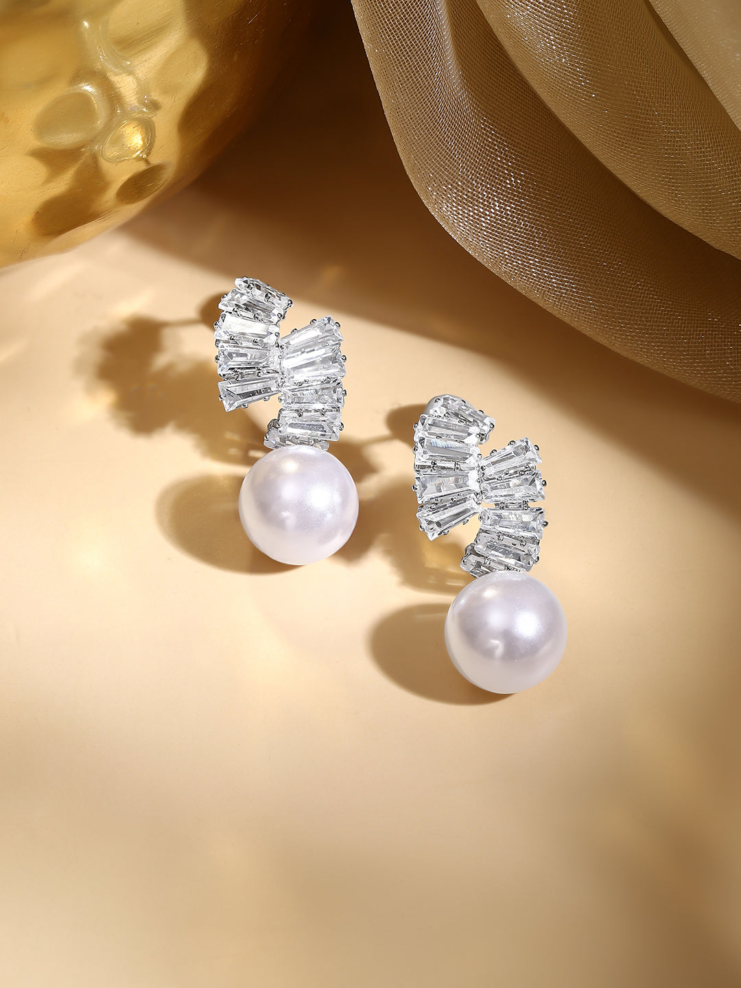 【Rubans】 Rhodium Plated Crystal Bow Knot Pearl Drop Earrings｜ロジウムメッキ クリスタル リボンノット パール ドロップイヤリング