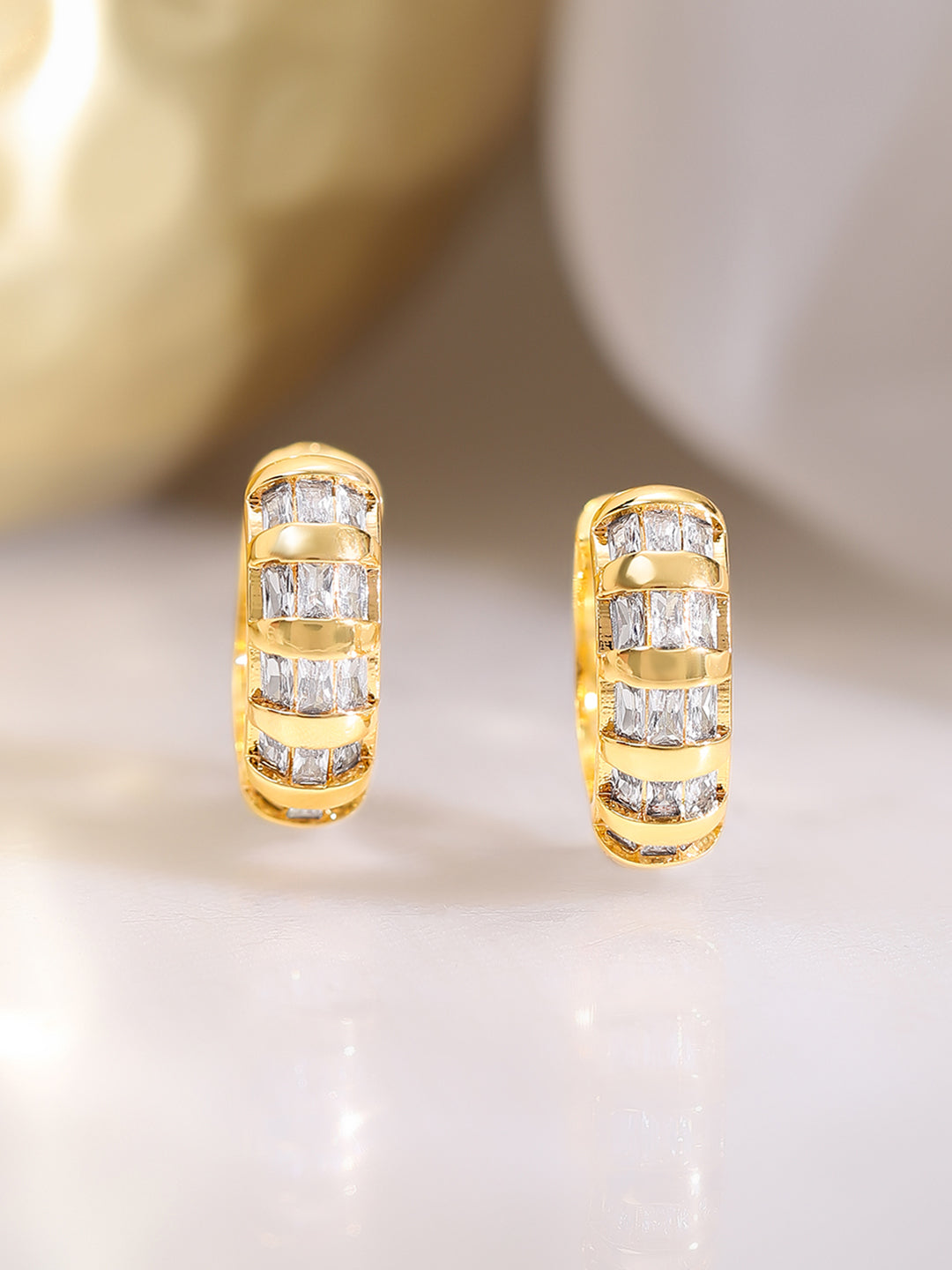 【Rubans】 Gold Plated Crystal Hoop Earrings｜ゴールドメッキ クリスタル フープイヤリング