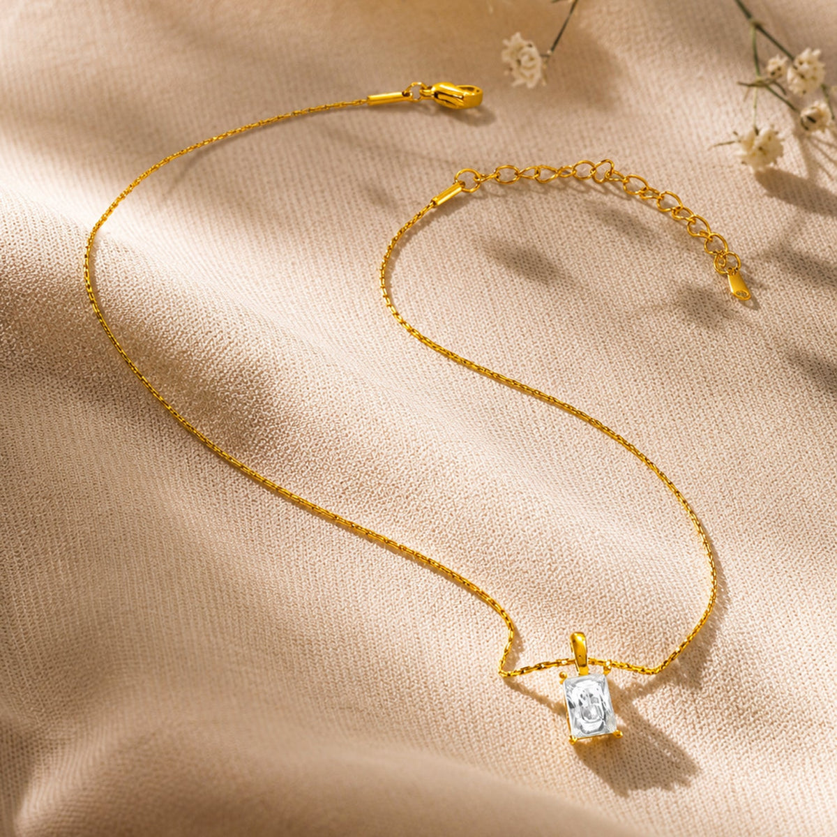 Demi Fine 18K Gold Plated Stainless Steel Solitaire Pendant Necklace フリーサイズ