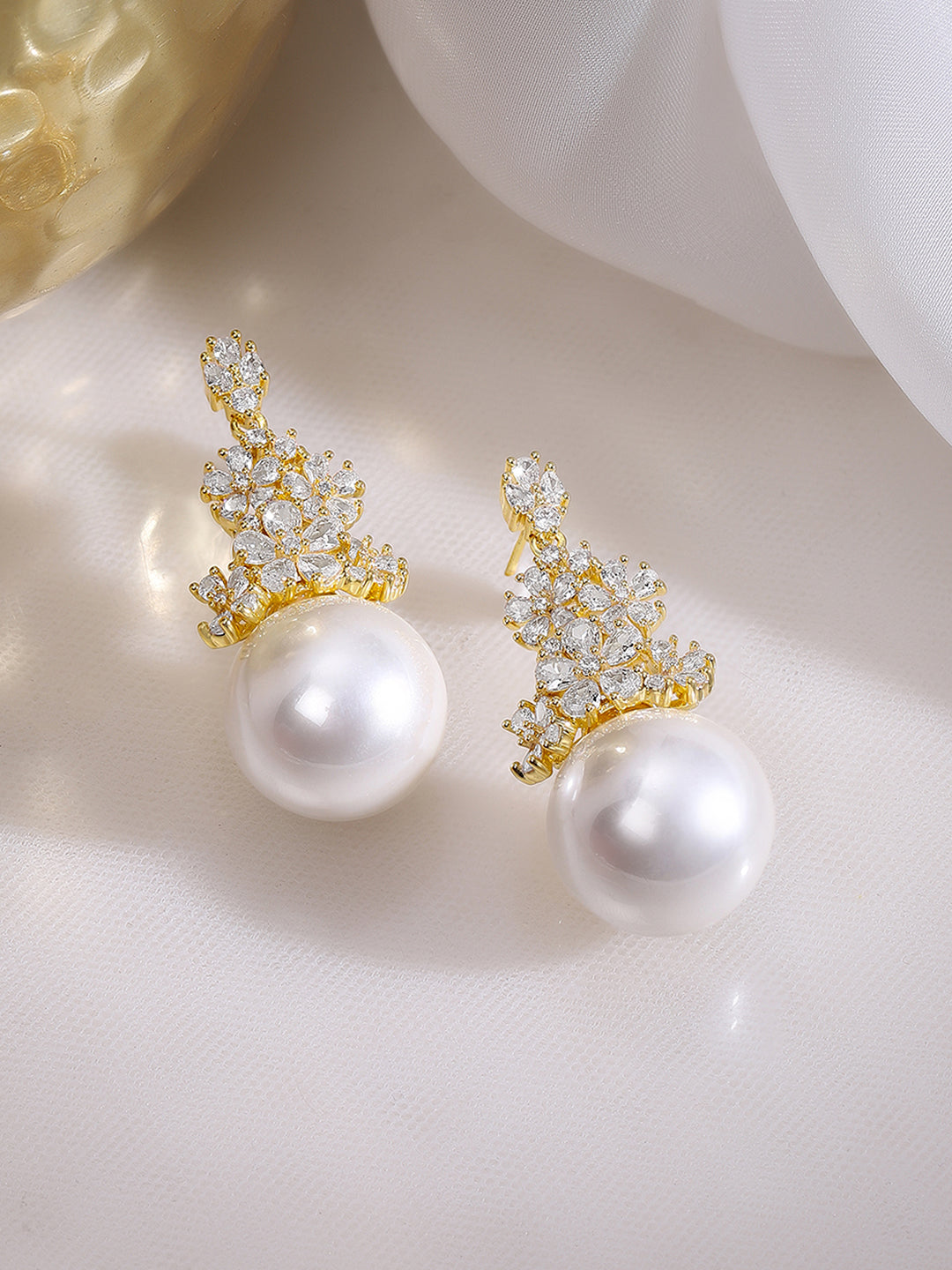 【Rubans】 Gold Plated Floral Crystal Pearl Drop Earrings｜ゴールドメッキ フローラル クリスタル パールドロップ イヤリング