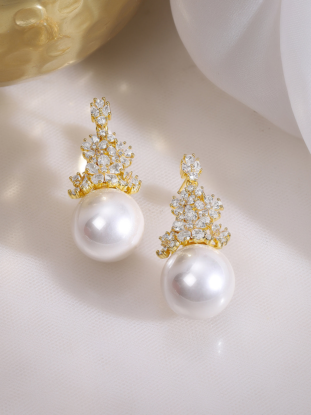 【Rubans】 Gold Plated Floral Crystal Pearl Drop Earrings｜ゴールドメッキ フローラル クリスタル パールドロップ イヤリング
