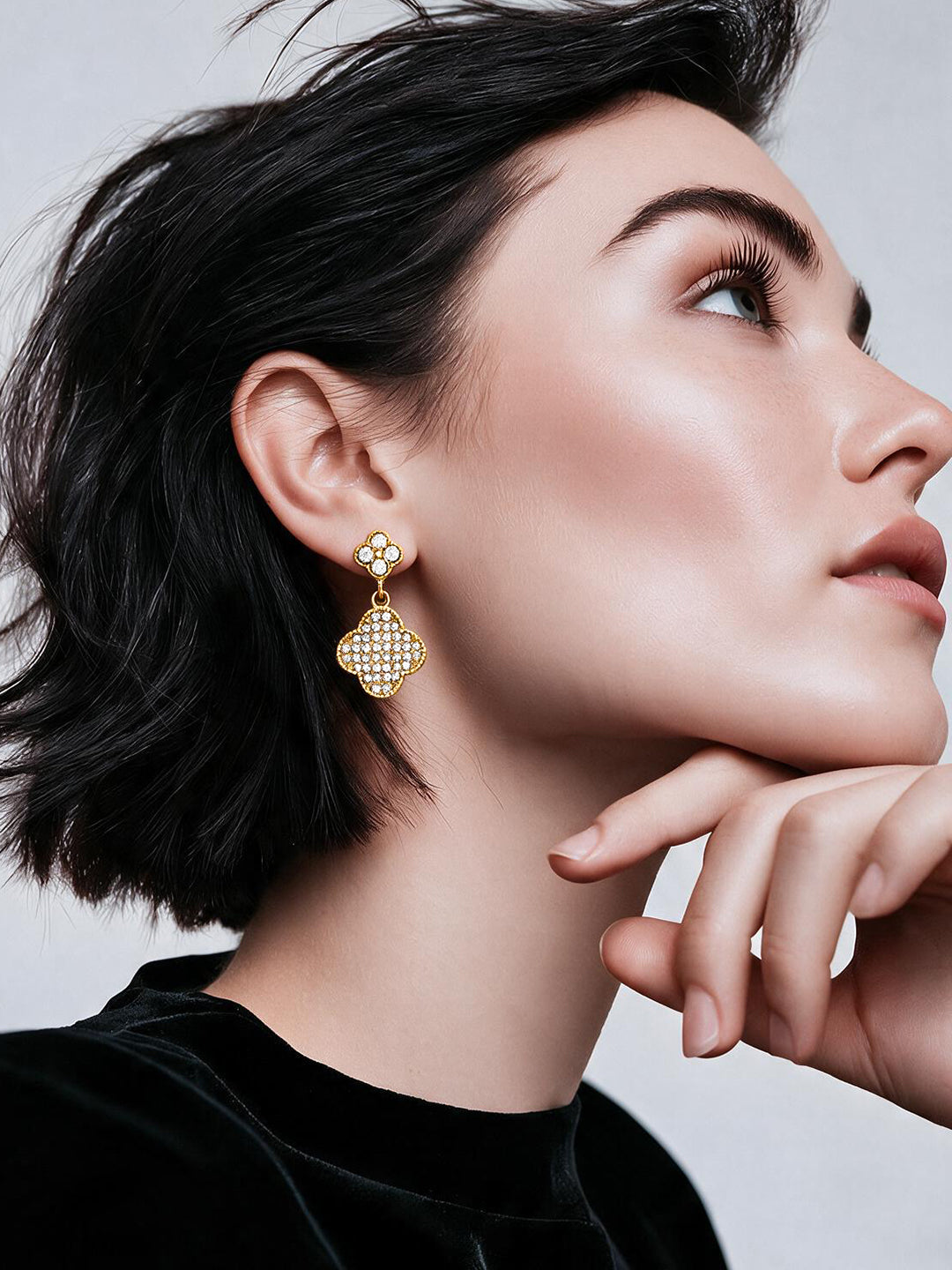 【Rubans】 Gold Plated Crystal Clover Charm Drop Earrings｜ゴールドメッキ クリスタル クローバーチャーム ドロップイヤリング