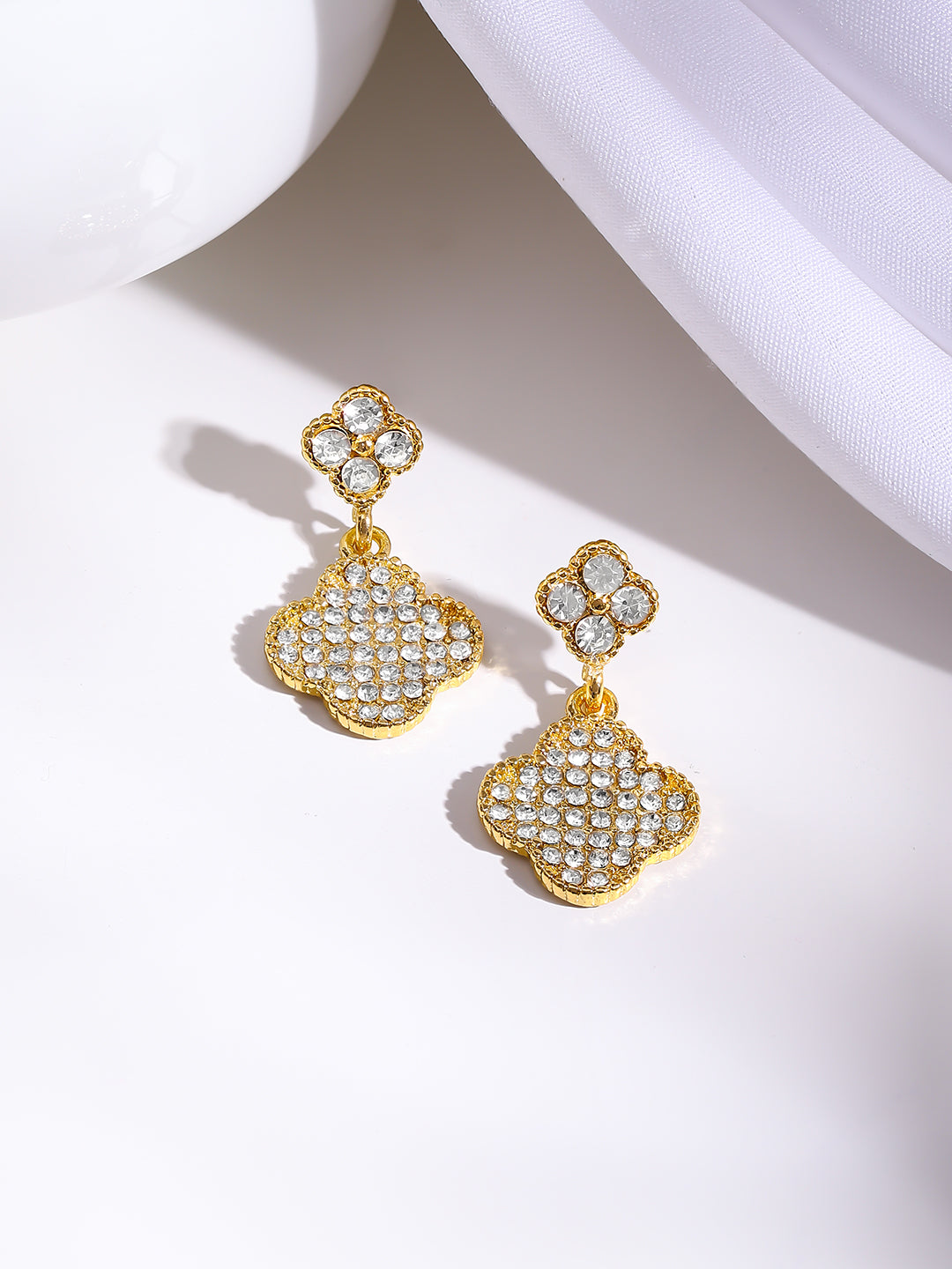 【Rubans】 Gold Plated Crystal Clover Charm Drop Earrings｜ゴールドメッキ クリスタル クローバーチャーム ドロップイヤリング