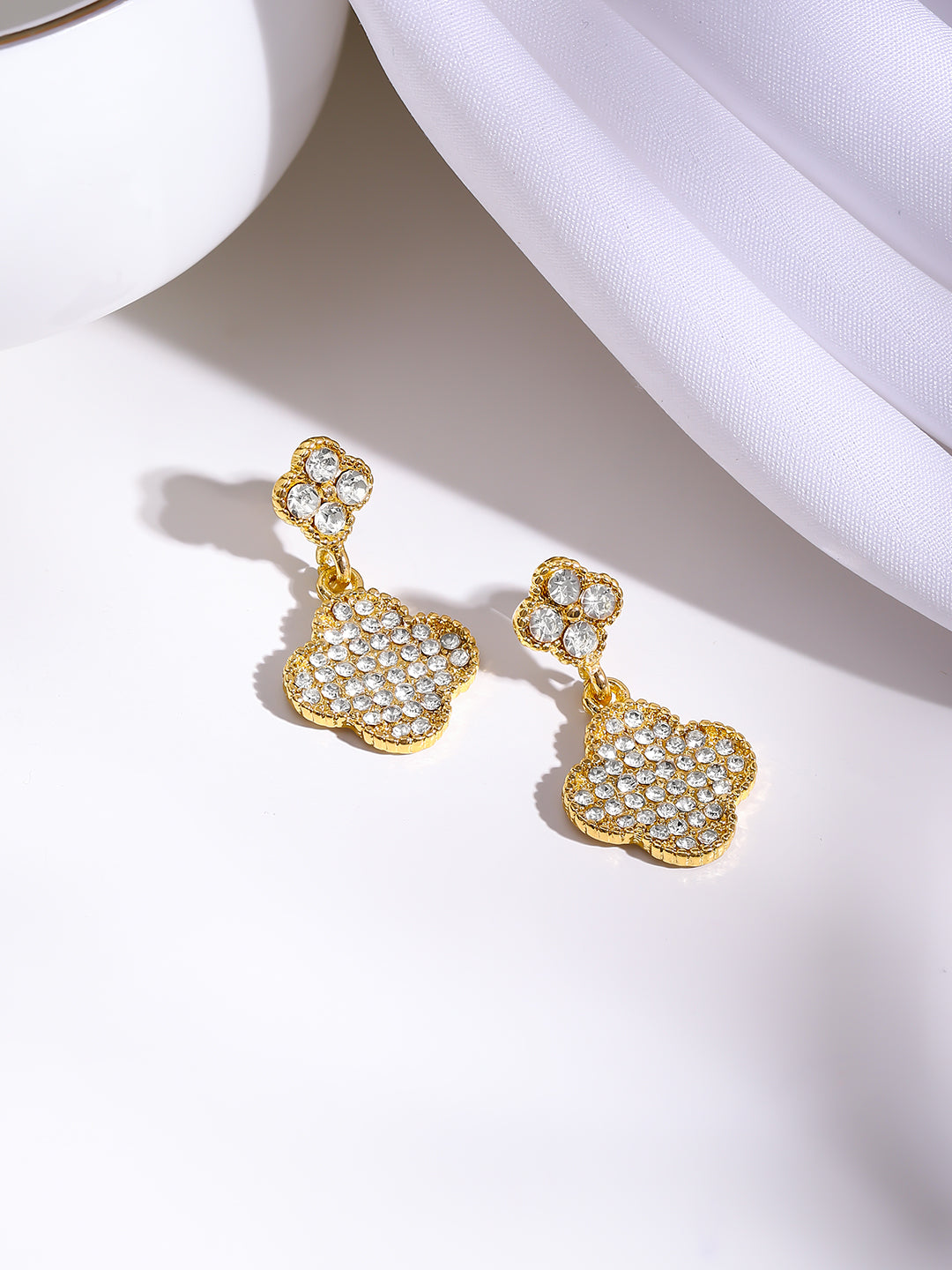 【Rubans】 Gold Plated Crystal Clover Charm Drop Earrings｜ゴールドメッキ クリスタル クローバーチャーム ドロップイヤリング