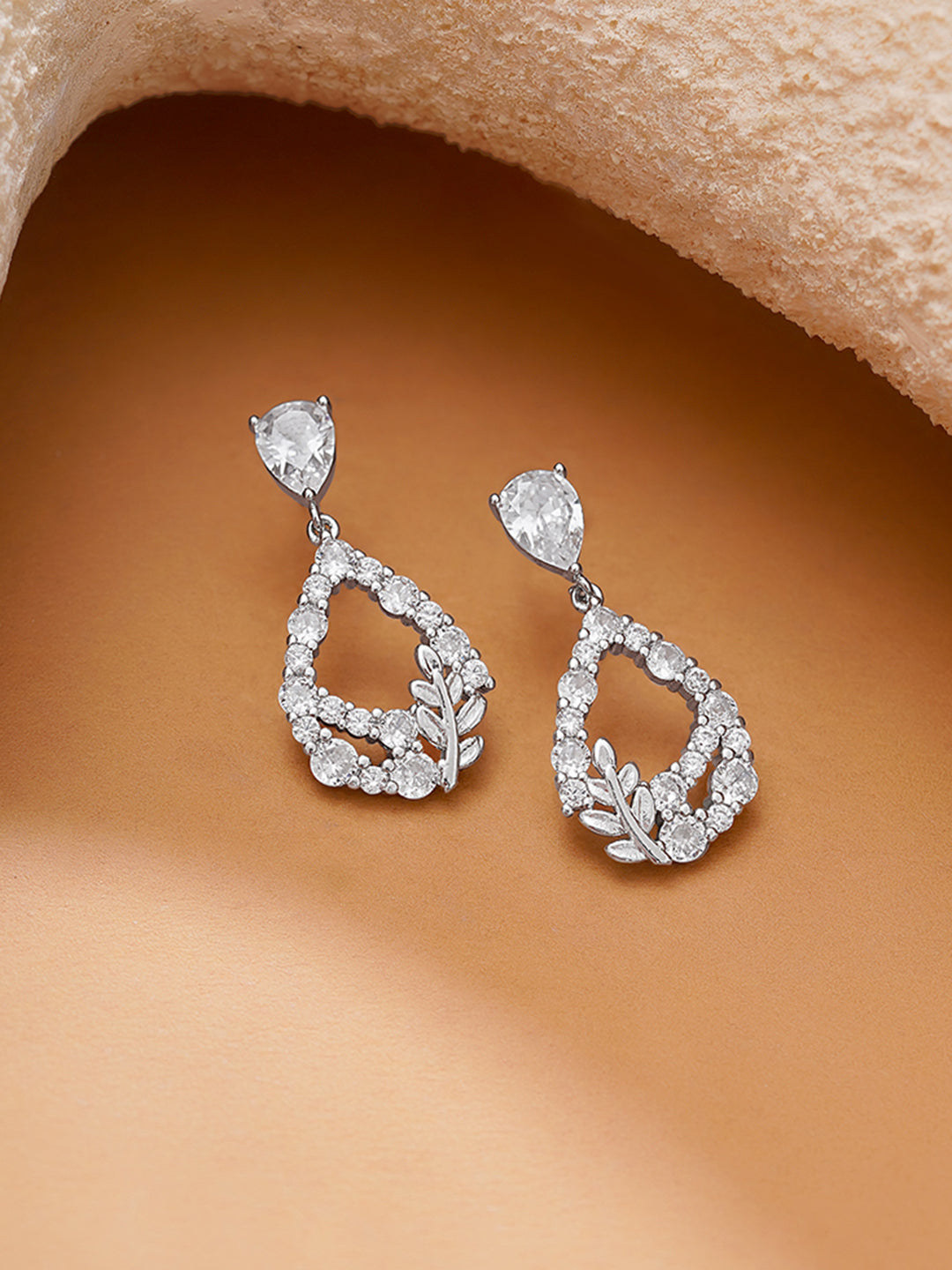 【Rubans】 Rhodium Plated American Diamond Zirconia Leaf Design Tear Drop Earrings｜ロジウムメッキ アメリカンダイヤモンド ジルコニア リーフ ティアドロップ イヤリング