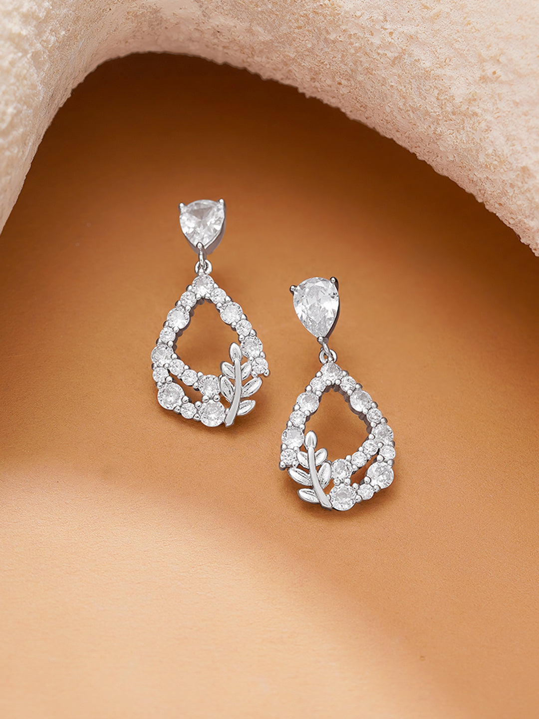 【Rubans】 Rhodium Plated American Diamond Zirconia Leaf Design Tear Drop Earrings｜ロジウムメッキ アメリカンダイヤモンド ジルコニア リーフ ティアドロップ イヤリング