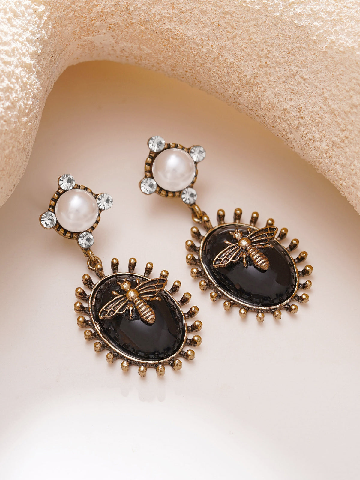 【Rubans】Oxidised Midnight Honeybee Antique Gold Pearl Drop Earrings｜いぶし加工 ミッドナイトハニービー アンティークゴールド パール ドロップピアス