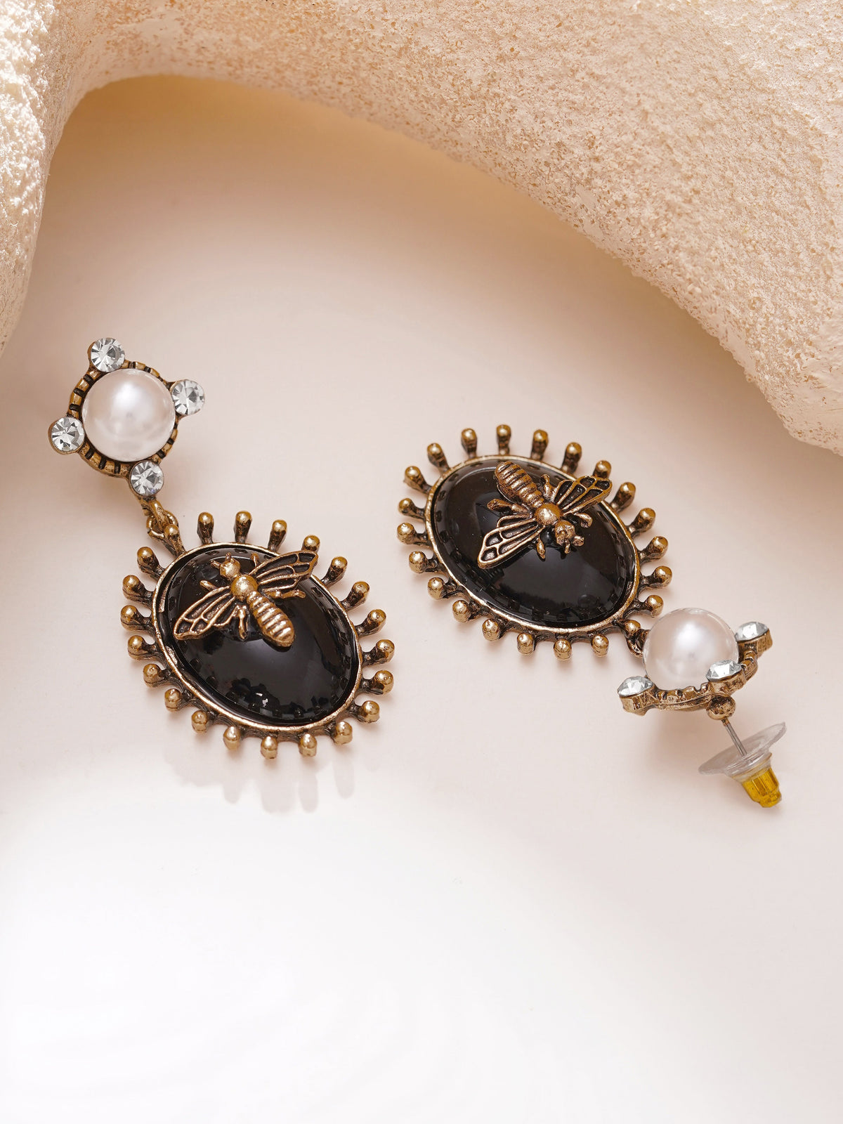 【Rubans】Oxidised Midnight Honeybee Antique Gold Pearl Drop Earrings｜いぶし加工 ミッドナイトハニービー アンティークゴールド パール ドロップピアス