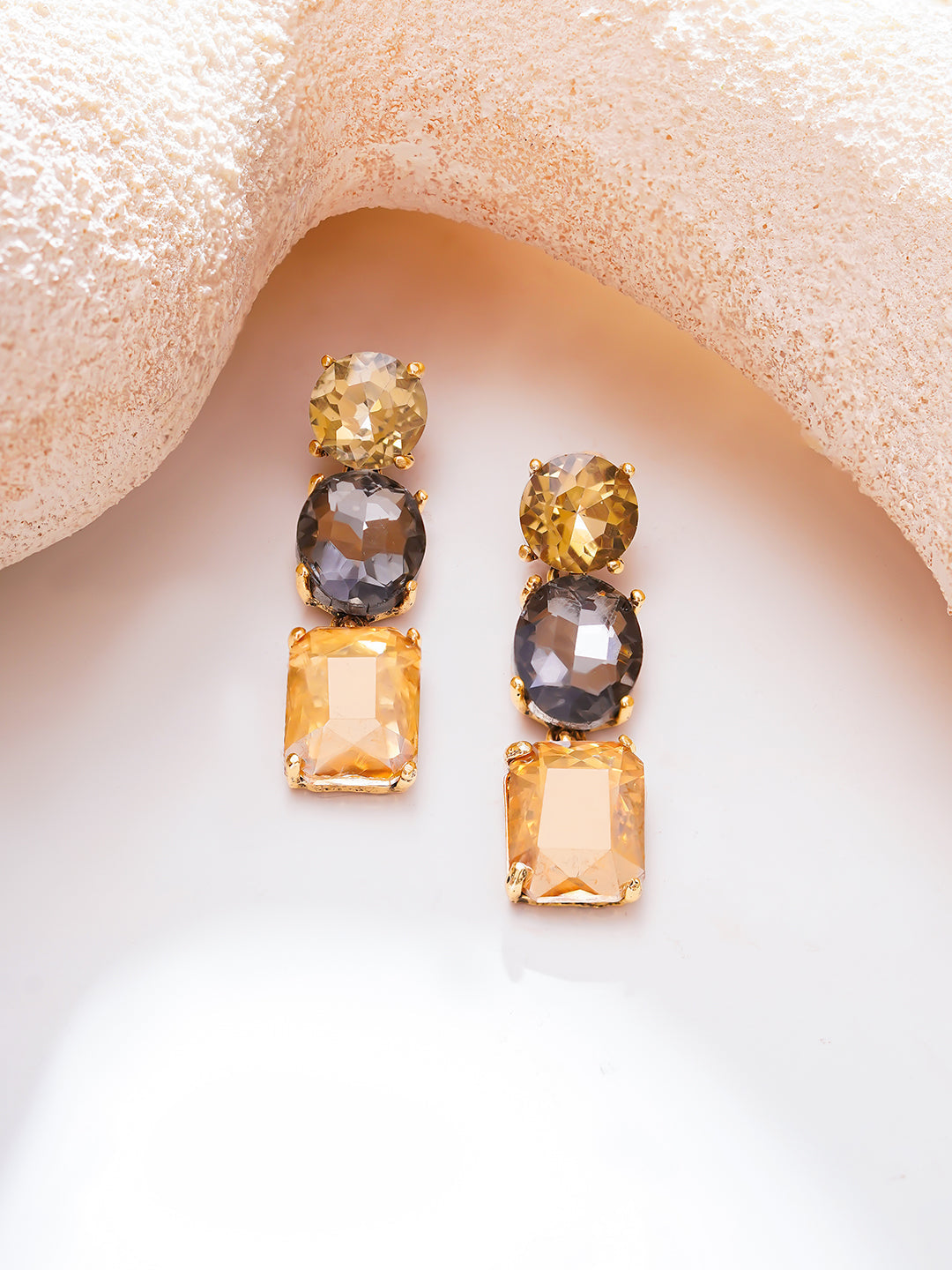【Rubans】Gold Plated Champagne Smoke Triple Crystal Drop Earrings｜ゴールドメッキ シャンパンスモーク トリプル クリスタル ドロップピアス