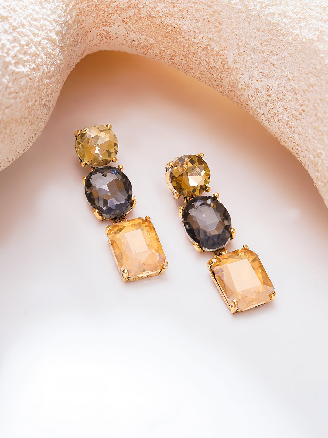 【Rubans】Gold Plated Champagne Smoke Triple Crystal Drop Earrings｜ゴールドメッキ シャンパンスモーク トリプル クリスタル ドロップピアス