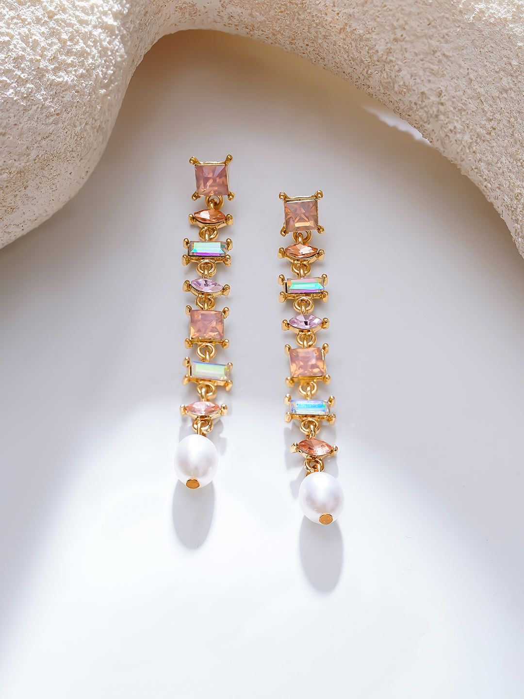 【Rubans】Gold Plated Pearl Whisper Crystal Linear Earrings｜ゴールドメッキ パールウィスパー クリスタル リニアピアス