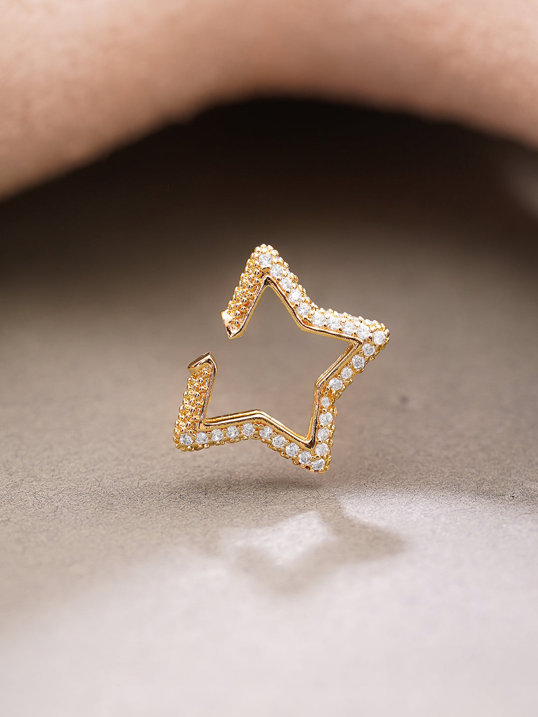 【Rubans】 Gold Plated American Diamond Zirconia Star Design Cuff Earrings｜ゴールドメッキ アメリカンダイヤモンド ジルコニア スターデザイン イヤーカフ