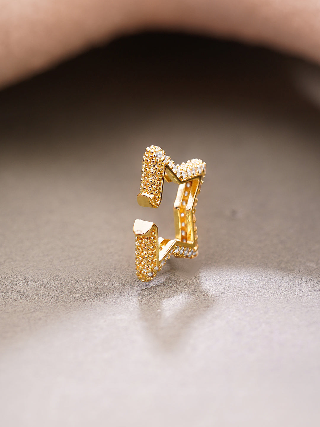 【Rubans】 Gold Plated American Diamond Zirconia Star Design Cuff Earrings｜ゴールドメッキ アメリカンダイヤモンド ジルコニア スターデザイン イヤーカフ