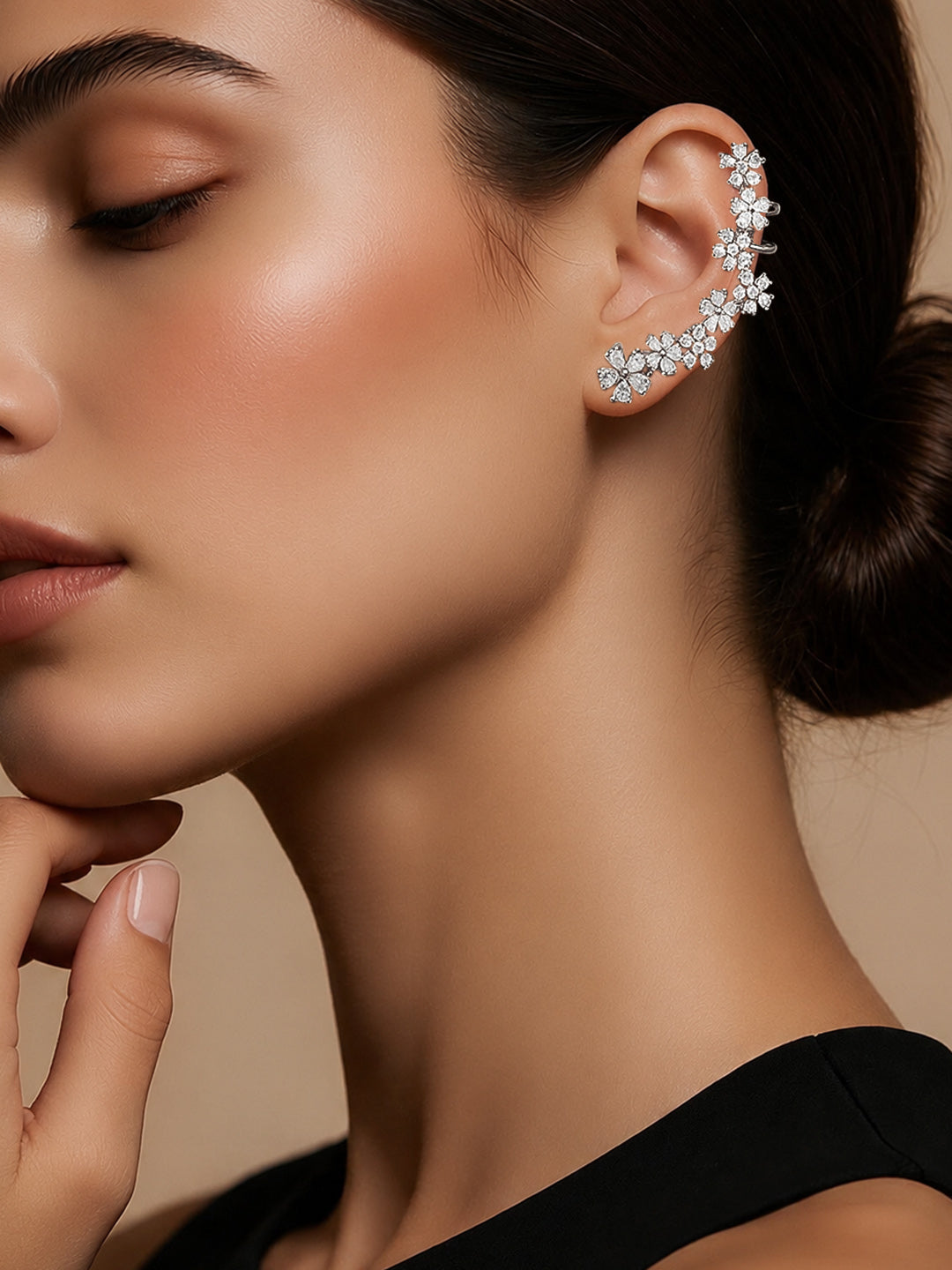 【Rubans】 Rhodium Plated Crystal Blossom Vine Ear Cuff｜ロジウムメッキ クリスタル ブロッサムヴァイン イヤーカフ