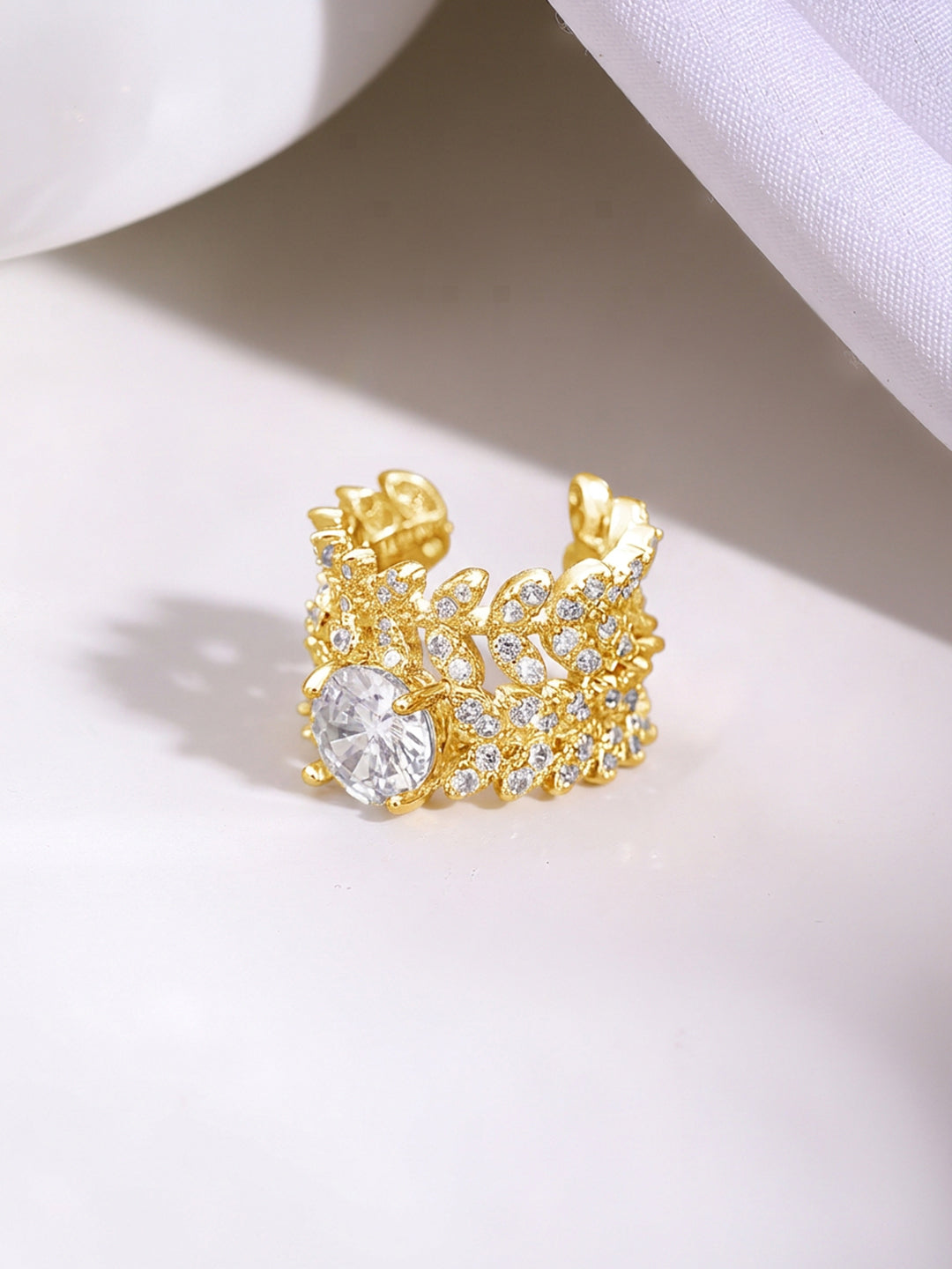 【Rubans】 Gold Plated Crystal Leaf Vine Statement Cuff Earrings｜ゴールドメッキ クリスタル リーフヴァイン ステートメント イヤーカフ
