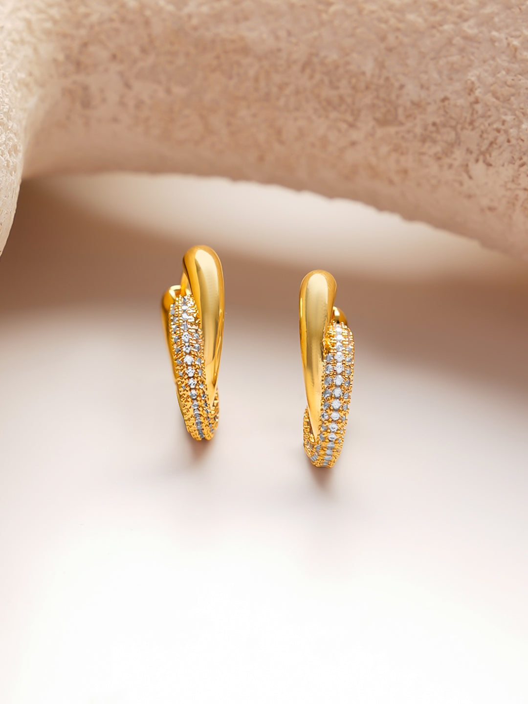 【Rubans】Gold Plated dual-band twist huggie hoop earrings｜ゴールドメッキ デュアルバンド ツイスト ハギーフープピアス
