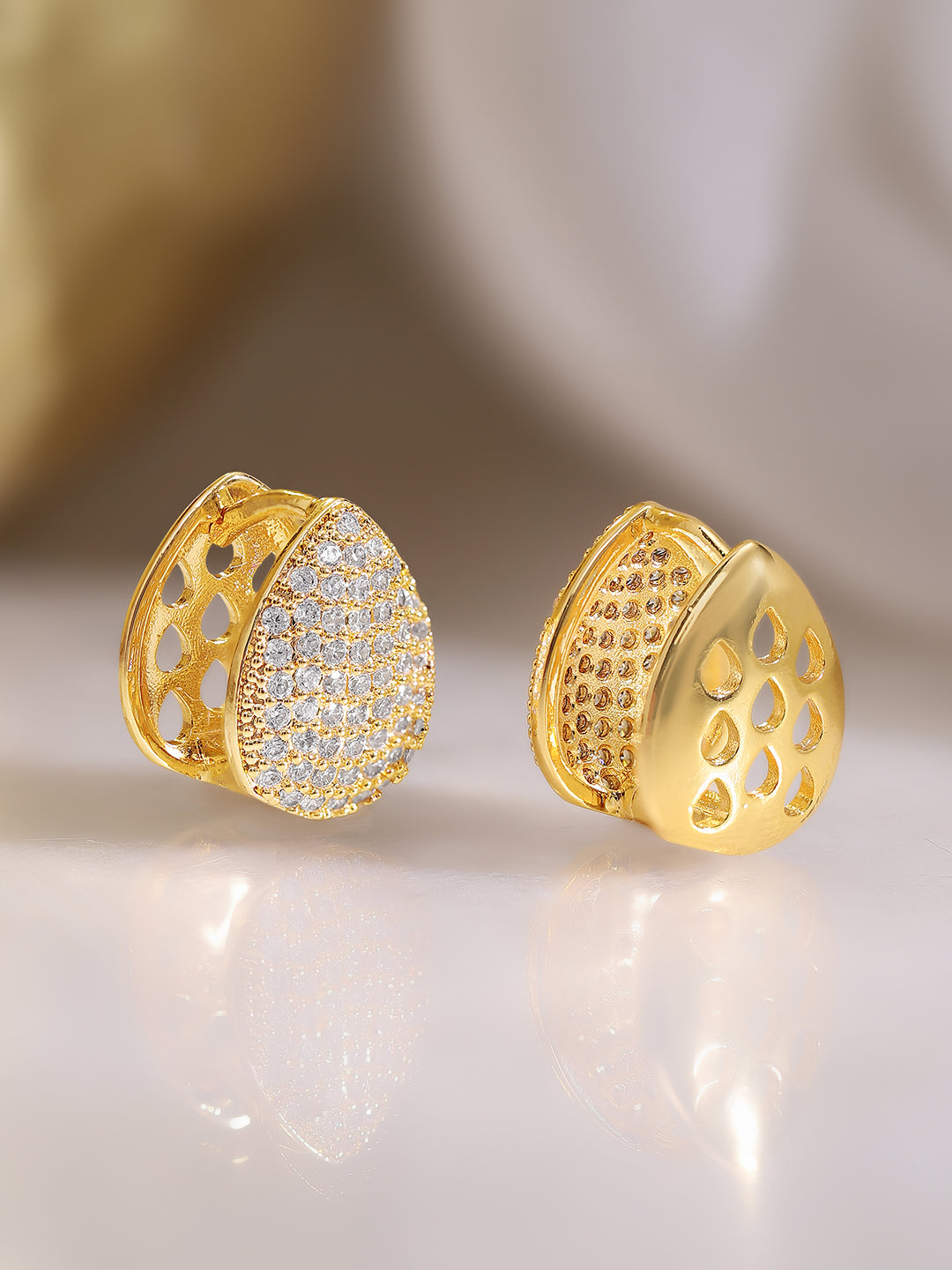 【Rubans】 Gold Plated American Diamond Zirconia Teardrop Hoop Earrings｜ゴールドメッキ アメリカンダイヤモンド ジルコニア ティアドロップ フープイヤリング