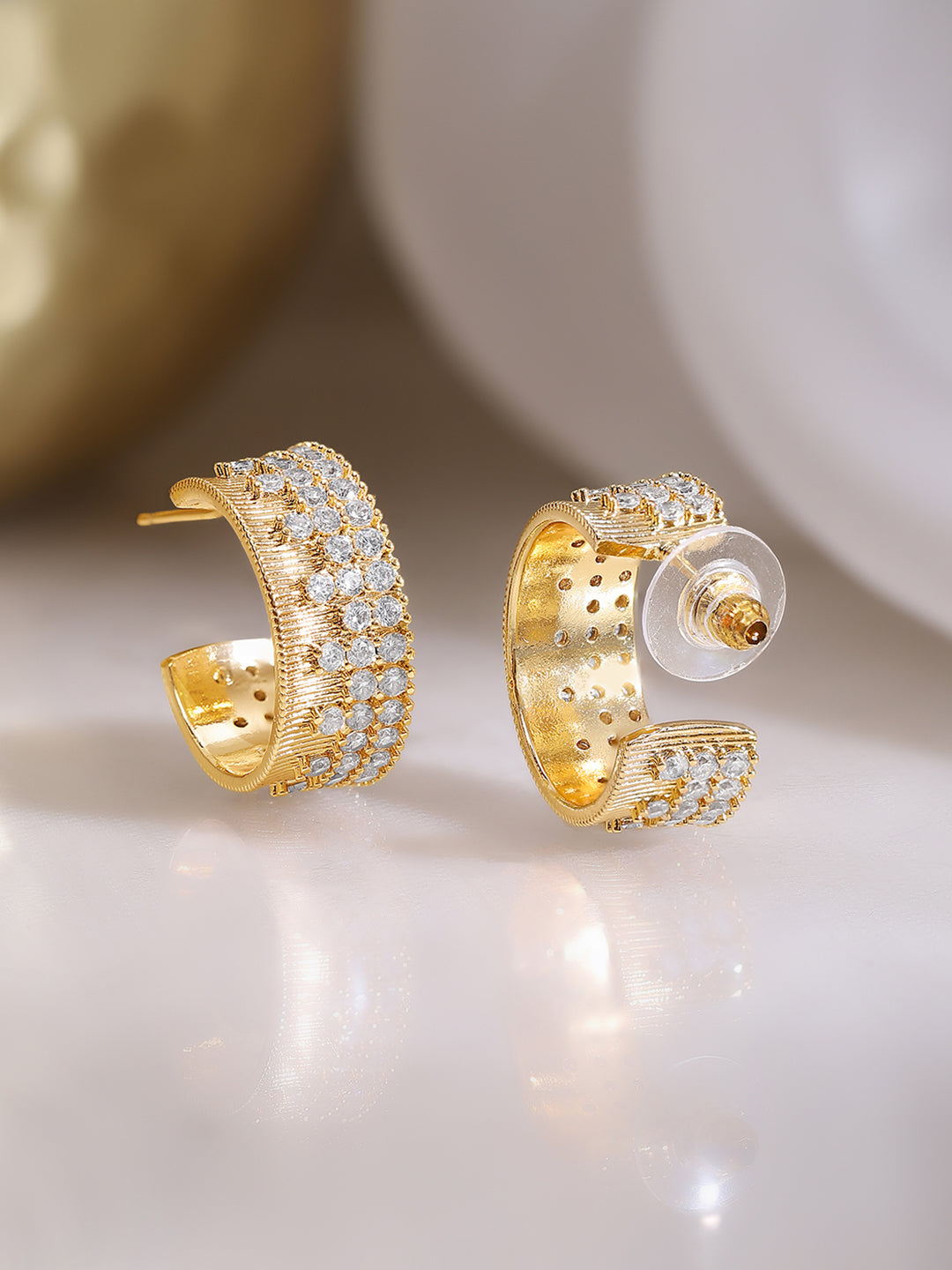 【Rubans】 Gold Plated Pave Crystal Statement Hoop Earrings｜ゴールドメッキ パヴェクリスタル ステートメント フープイヤリング