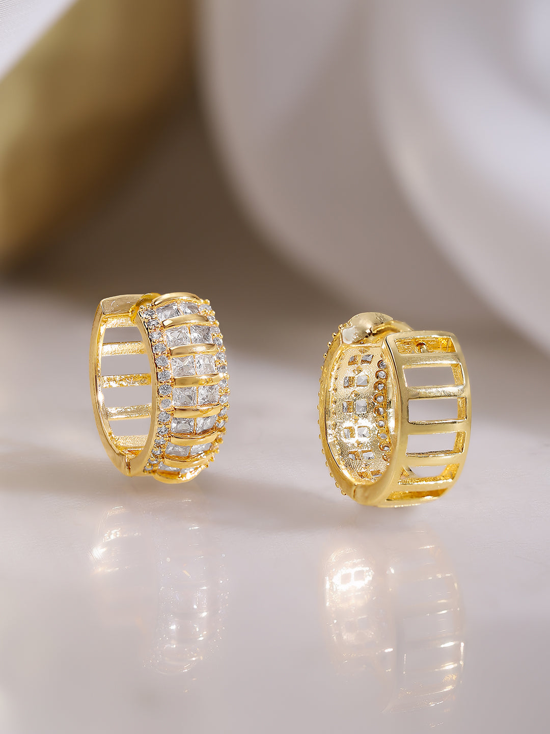 【Rubans】 Gold Plated American Diamond Zirconia Vertical Baguette Hoop Earrings｜ゴールドメッキ アメリカンダイヤモンド ジルコニア バーティカルバゲット フープイヤリング