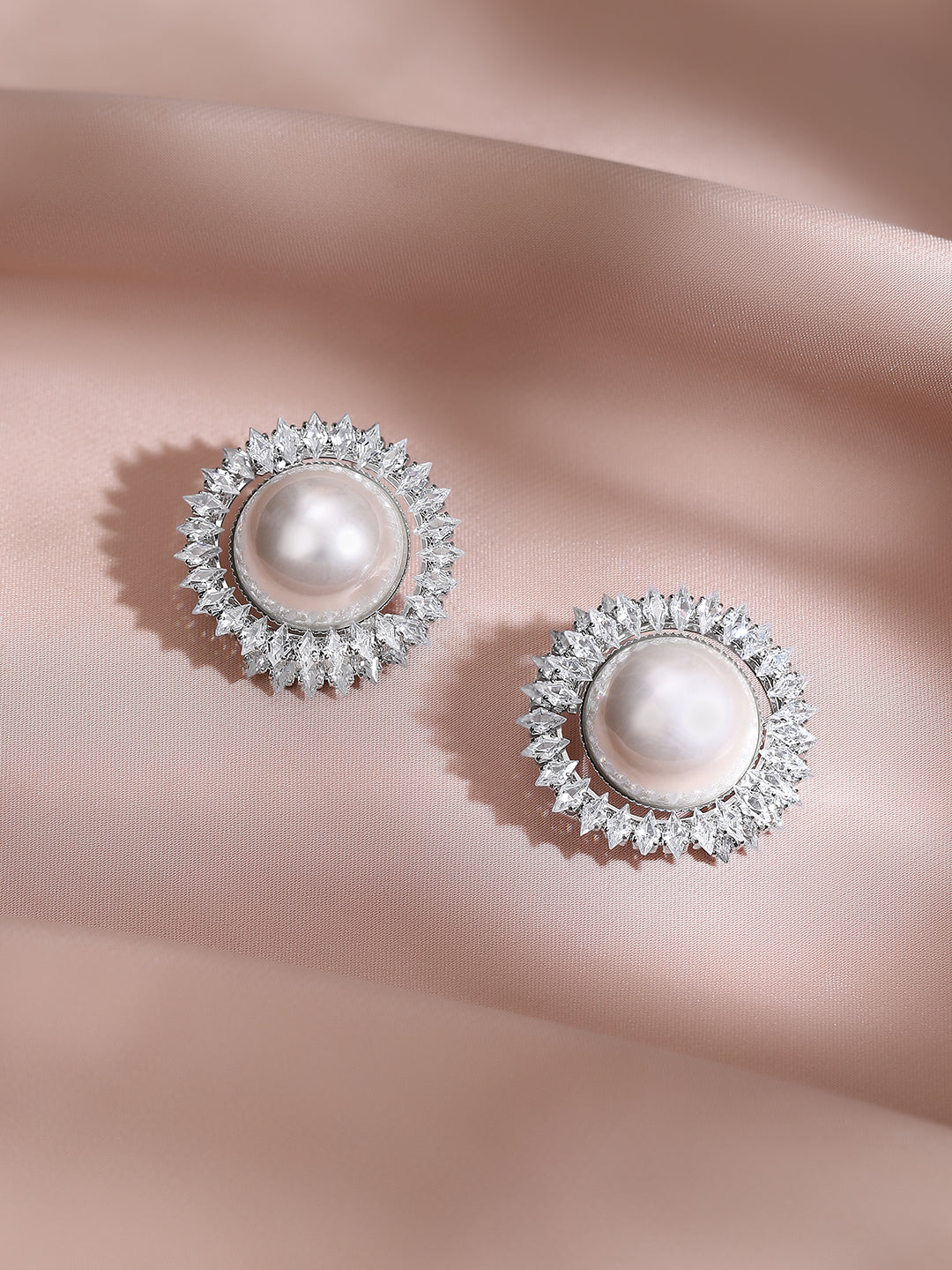 【Rubans】 Rhodium Plated Sunburst Radiance Pearl Stud Earrings｜ロジウムメッキ サンバースト パール スタッドイヤリング