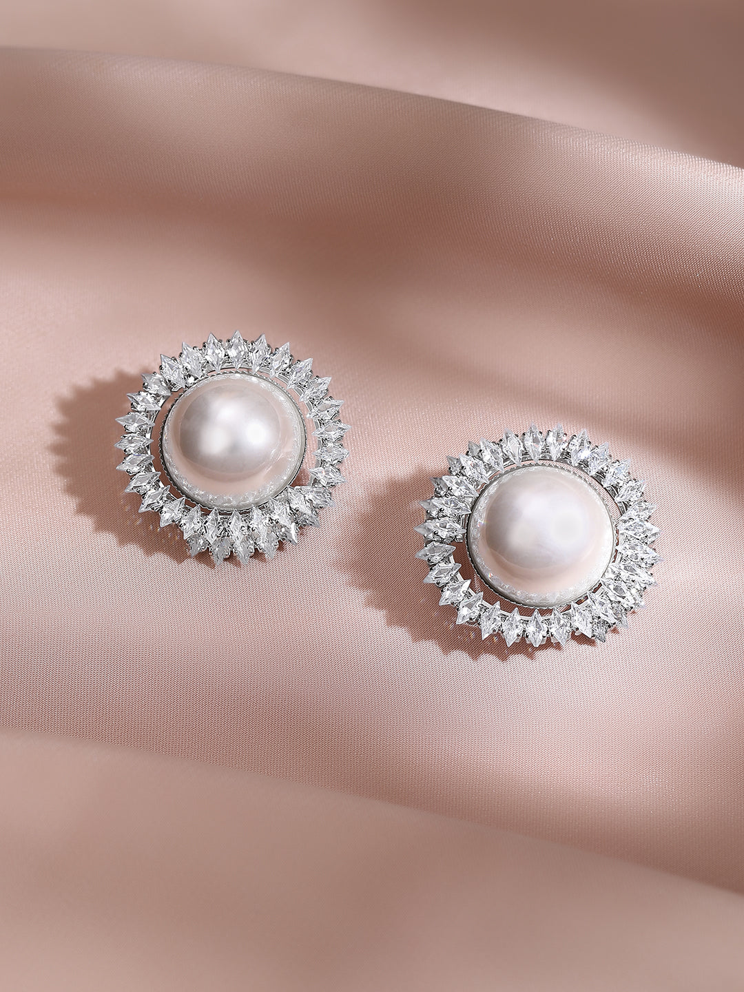 【Rubans】 Rhodium Plated Sunburst Radiance Pearl Stud Earrings｜ロジウムメッキ サンバースト パール スタッドイヤリング