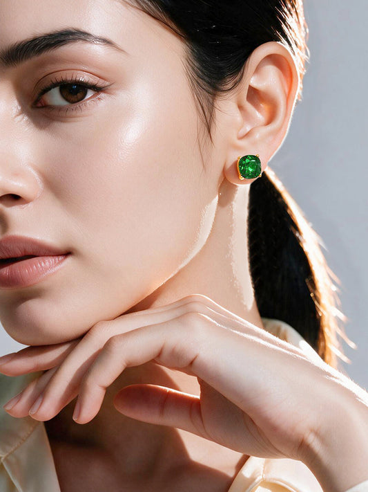 【Rubans】Gold Plated emerald green cushion-cut stud earrings｜ゴールドメッキ エメラルドグリーン クッションカット スタッドピアス
