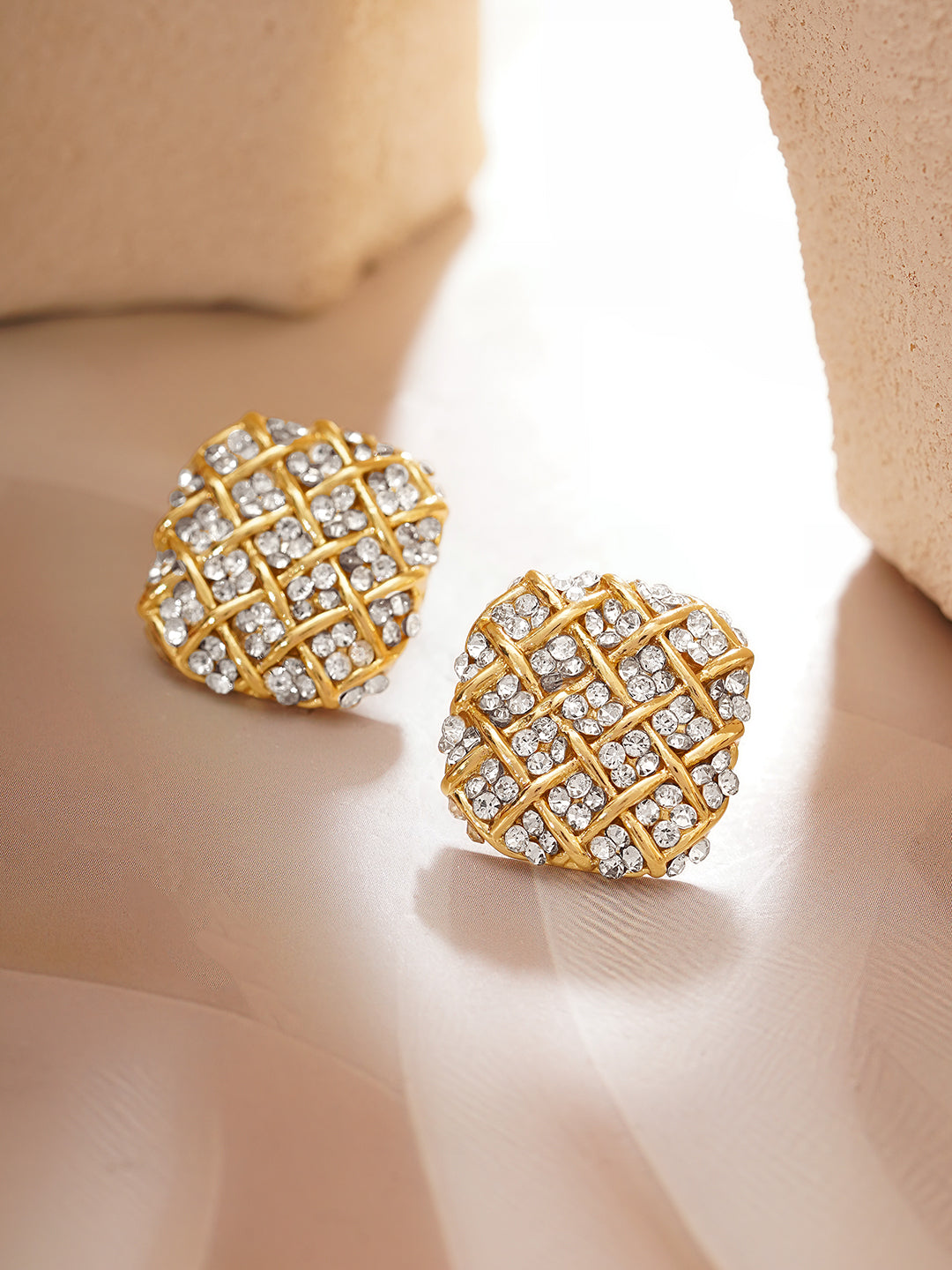 【Rubans】 Gold Plated Crystal Weave Stud Earrings｜ゴールドメッキ クリスタル ウィーブ スタッドイヤリング