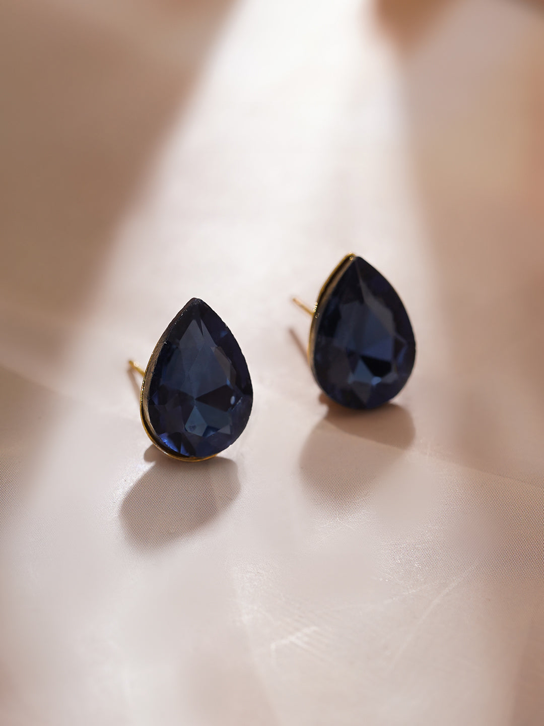 【Rubans】 Gold Plated Sapphire Zirconia Teardrop Stud Earrings｜ゴールドメッキ サファイア ジルコニア ティアドロップ スタッドイヤリング