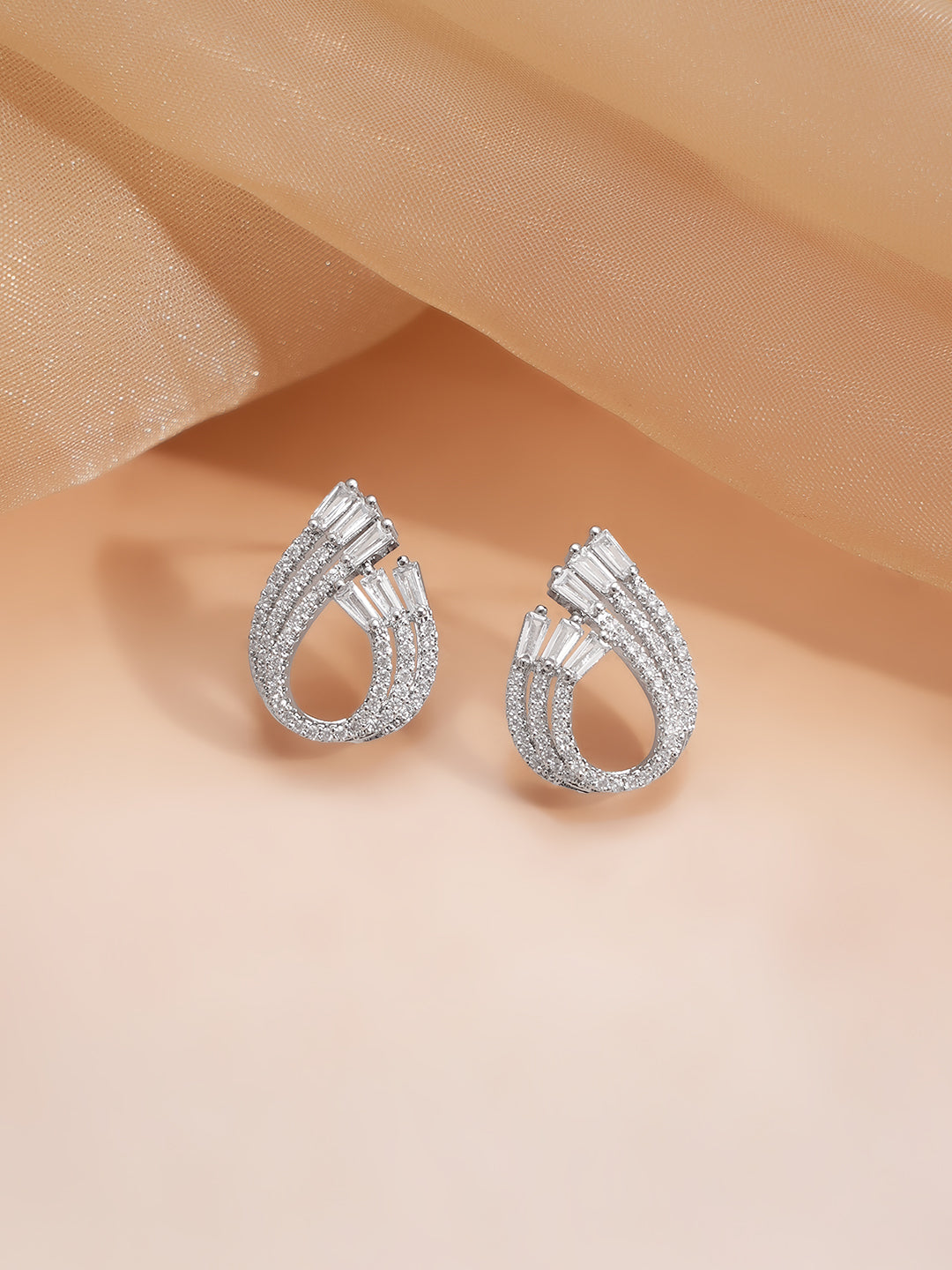 【Rubans】 Gold Plated Tear drop design Crystal Stud Earrings｜ゴールドメッキ ティアドロップ クリスタル スタッドイヤリング