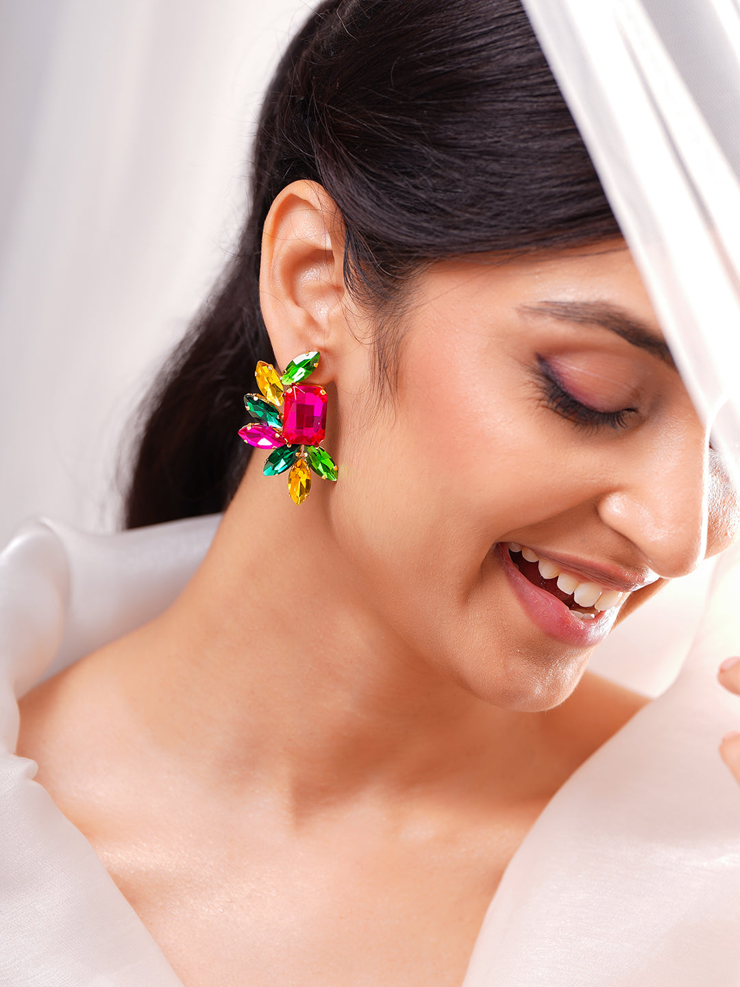 【Rubans】Gold Plated Fuchsia Emerald Crystal Cluster Studs Earrings｜ゴールドメッキ フューシャ エメラルド クリスタル クラスター スタッドピアス