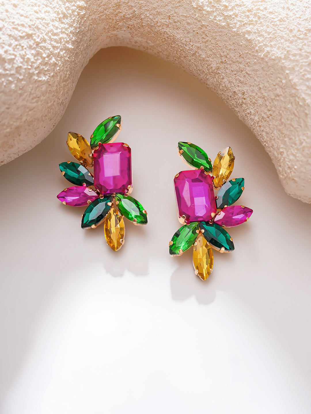 【Rubans】Gold Plated Fuchsia Emerald Crystal Cluster Studs Earrings｜ゴールドメッキ フューシャ エメラルド クリスタル クラスター スタッドピアス