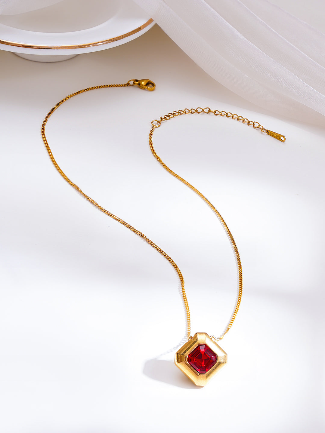 Demi Fine 18K Gold Plated Stainless Steel Ruby Crystal Pendant Necklace フリーサイズ